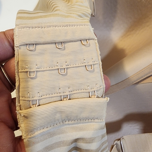 Plates Nude plus size Bra 40DDD - Picture 8 of 10